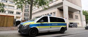 Der Staudenhof: Am Dienstag war noch die Polizei für Ermittlungen vor Ort.