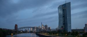Das Gebäude der EZB in Frankfurt: Schon bei ihrer Gründung gab es Kritik.