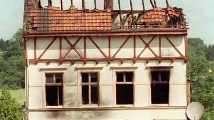 Blick auf die Ruinen des Hauses in der Solinger Innenstadt, in dem bei einem Brandanschlag am 29.5.1993 fünf türkische Frauen und Kinder getötet sowie zwei weitere lebensgefährlich verletzt worden sind. Vor 30 Jahren starben fünf türkische Frauen und Mädchen, als Rechtsradikale in Solingen das Haus der Familie Genc anzündeten.