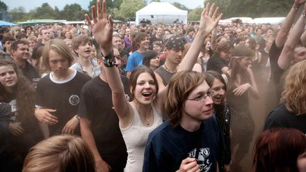 Rock in Caputh, Impressionen von Fans in Caputh bei Potsdam am 14.05.2011.
