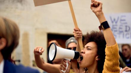 Nach George Floyds Tod und dem Aufschwung der „Black Lives Matter“-Bewegung im Jahr 2020 hatte ich, wie viele andere People of Color auch, Hoffnung auf eine Gesellschaft, die sich kritisch mit Rassismus auseinandersetzt.