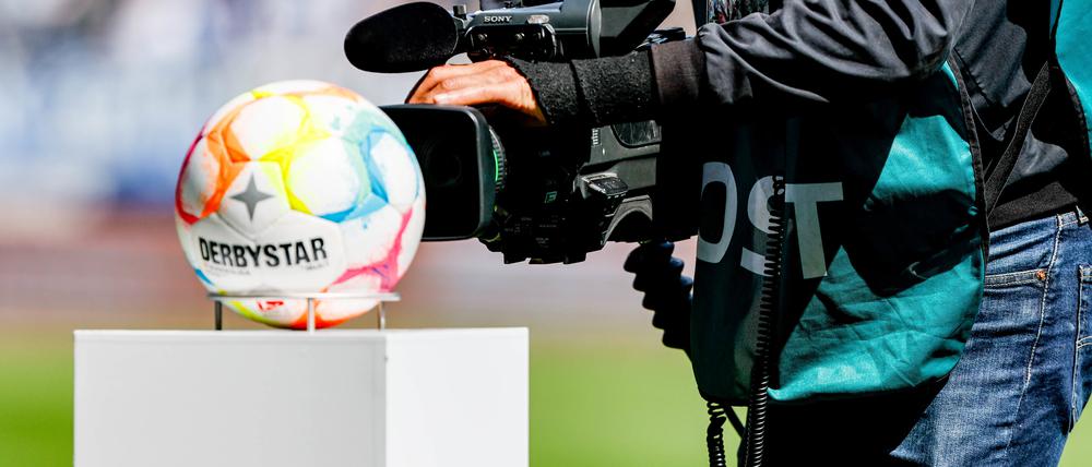 Nun steht die Solidargemeinschaft im deutschen Fußball auf dem Spiel. 