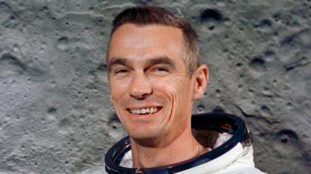Eugene A. Cernan flog mit Apollo 10 am Mond nur vorbei, aber landete 1972 dann doch noch – als bisher letzter Mensch – dort.