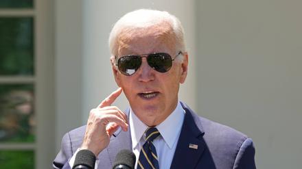 Joe Biden im Rosengarten vor dem Weißen Haus.