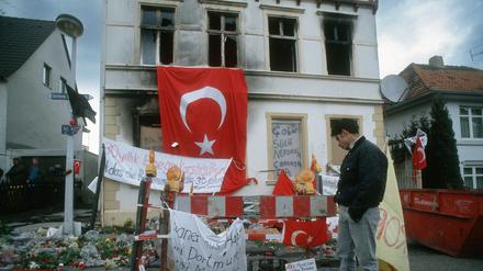 Tatort. Das ausgebrannte Haus der Familie Genç am 31. Mai 1993, zwei Tage nach dem Brandanschlag.
