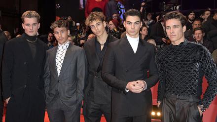 Kreischalarm auf der Berlinale. Luis Freitag, Julien Brown, Bene Schulz, Jacob Rott und Tim Schäcker (v.l.n.r.)