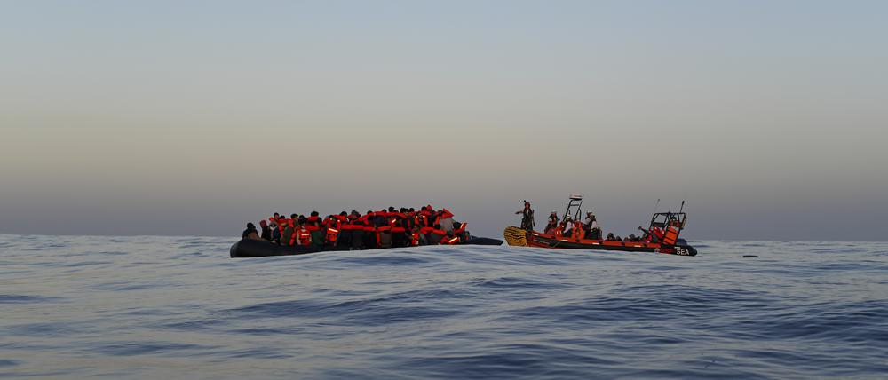 Ein Rettungsteam der humanitären Organisation Ärzte ohne Grenzen (MSF).