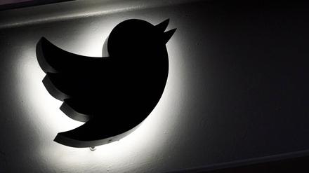 Der Kurznachrichtendienst Twitter tritt laut Angaben der EU-Kommission aus einem EU-Abkommen gegen die Verbreitung von Desinformation im Internet aus (Symbolbild).