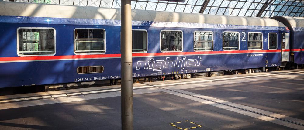 Ankunft des ÖBB-Nightjets aus Wien am Berliner Hauptbahnhof.