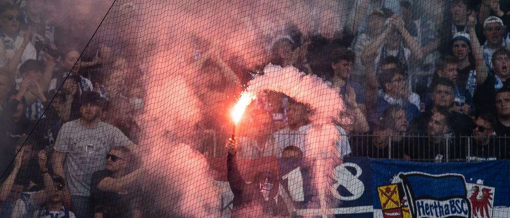Im Hertha-Block brannte es.