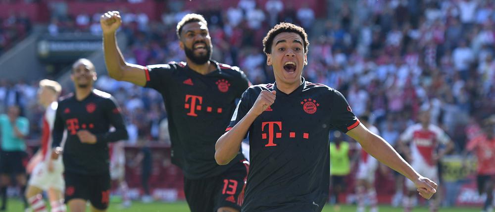 Riesiger Jubel beim FC Bayern München über das zweite Tor gegen Köln.