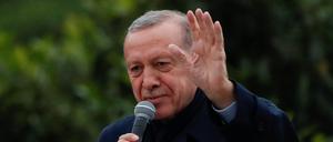 Erdogan erklärt sich zum Sieger.