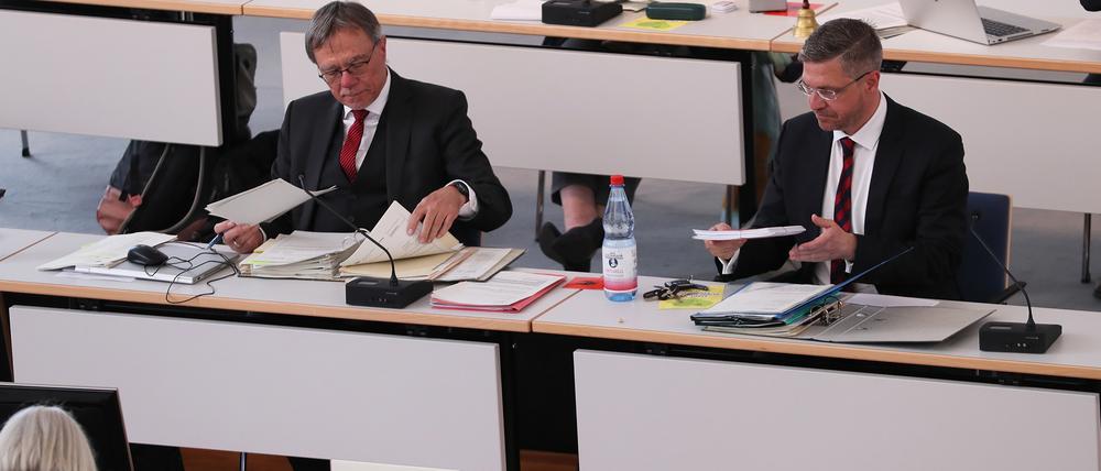 Kämmerer Burkhard Exner und Oberbürgermeister Mike Schubert (beide SPD).