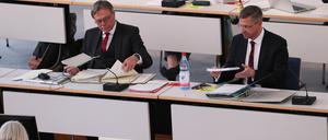 Kämmerer Burkhard Exner und Oberbürgermeister Mike Schubert (beide SPD).