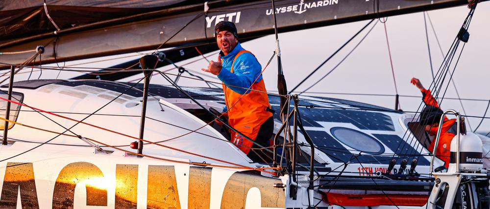 „11th Hour“ bei der Zielankunft in Aarhus. Mit dem Gewinn der 2. Etappe hintereinander kommt Skipper Charlie Enright seinem Lebenstraum näher, einmal das Ocean Race zu gewinnen. Zweimal hat er es bereits versucht.