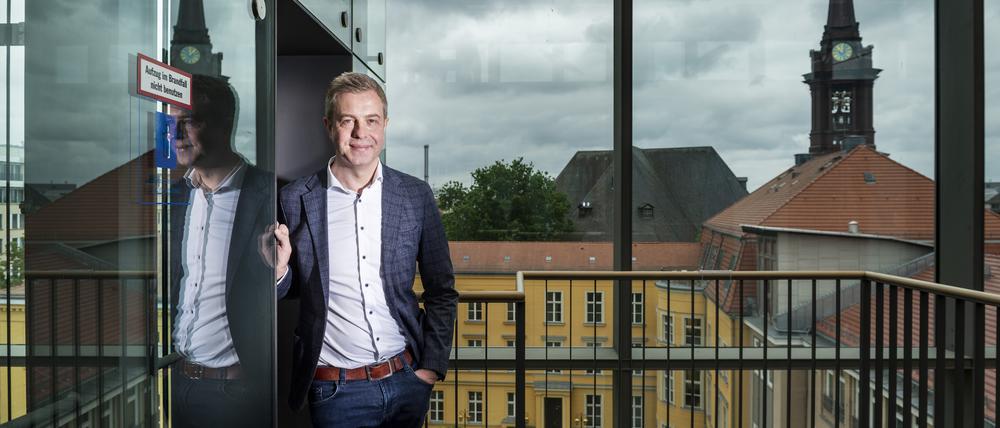 Finanzsenator Stefan Evers im Bürgeramt Klosterstraße, in Berlin.