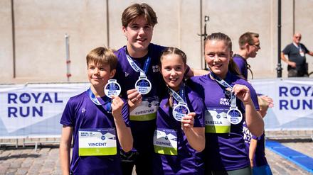 Dänemarks Prinzessin Josefine (r.), Prinzessin Isabella, Prinz Christian und Prinz Vincent nach ihrem Lauf beim „Royal Run“. 
