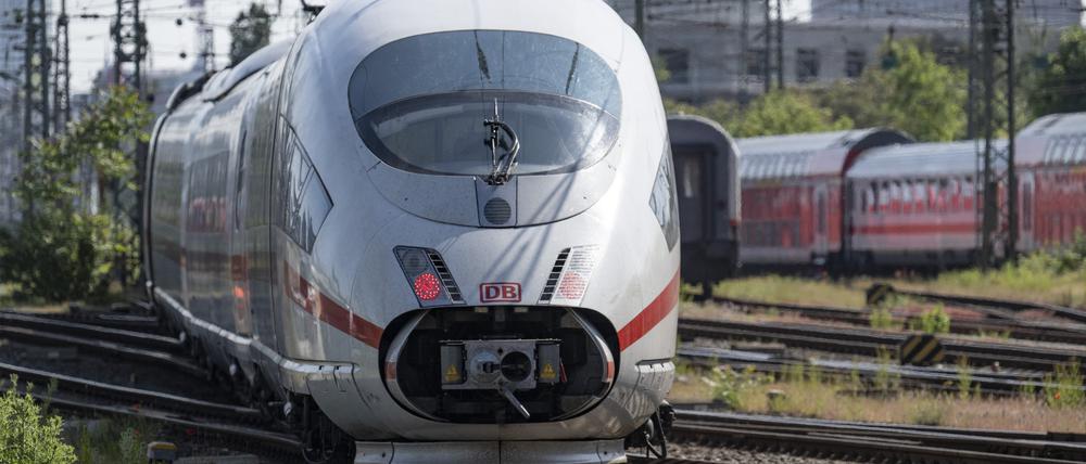 Ein ICE der Deutschen Bahn.