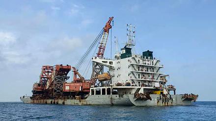Festgesetztes chinesisches Schiff nahe Tanjung Siang.