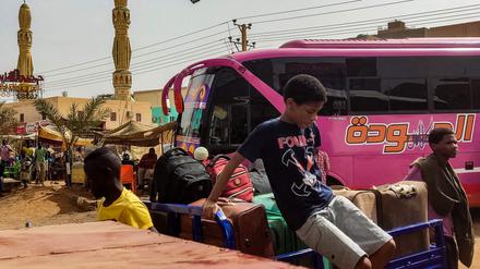 Ein Kind im Sudan auf der Flucht.