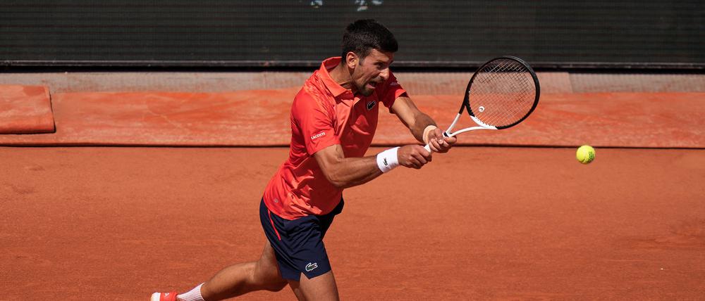 Novak Djokovic in seinem ersten Spiel bei den French Open gegen Aleksandar Kovacevic.