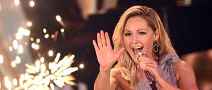 ARCHIV - 05.12.2020, Berlin: Sängerin Helene Fischer singt bei der TV-Spendengala „Ein Herz für Kinder“. (zu dpa „Deutschpop-Star Helene Fischer startet geheimnisvollen Countdown“) Foto: Britta Pedersen/dpa-Zentralbild/dpa +++ dpa-Bildfunk ++