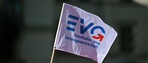 Drei Monate dauern inzwischen die Verhandlungen der EVG mit der Bahn. 