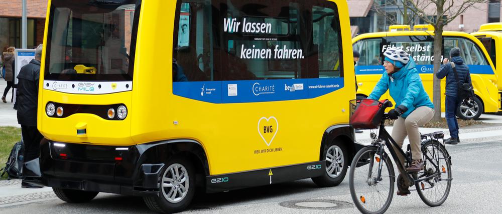 Autonome Shuttles sollen für Nahverkehr rund um die Uhr sorgen.