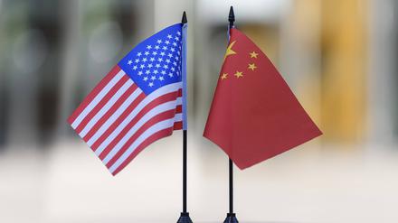 Symbolfoto-Montage: China vs. USA
