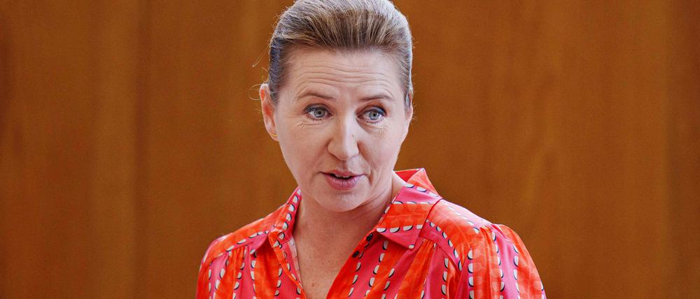 Die dänische Ministerpräsidentin Mette Frederiksen hat vor den Abgeordneten in Kopenhagen eine Rede gehalten, die teilweise von dem Chatbot ChatGPT geschrieben wurde.