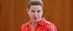 Die dänische Ministerpräsidentin Mette Frederiksen hat vor den Abgeordneten in Kopenhagen eine Rede gehalten, die teilweise von dem Chatbot ChatGPT geschrieben wurde. 