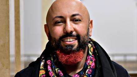 Ferat Kocak
Politiker - Die Linke
Seit 2021 ist er Mitglied im Abgeordnetenhaus von Berlin.
Hier sind die Fotos gemacht worden. Auf dem Flur
oder im Büro des Fraktionssprechers.
Niederkirchner Straße in Berlin Mitte.
Foto: Doris Spiekermann-Klaas