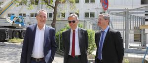 KIS-Chef Bernd Richter (l.) und Finanzdezernent Burkhard Exner (M.) ziehen im Herbst in die Garde-Ulanen-Kaserne, Oberbürgermeister Mike Schubert (r.) in die Edisonallee.