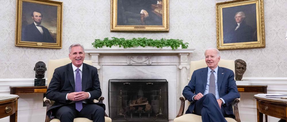 US-Präsident Joe Biden trifft sich mit dem Sprecher des US-Repräsentantenhauses, Kevin McCarthy.
