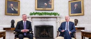US-Präsident Joe Biden trifft sich mit dem Sprecher des US-Repräsentantenhauses, Kevin McCarthy.