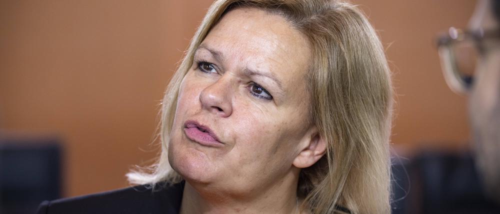 Innenministerin Nancy Faeser vor der Kabinettssitzung im Kanzleramt in Berlin am 24. Mai 2023.