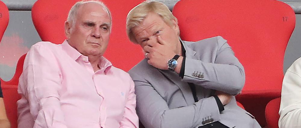 Es war einmal. Uli Hoeneß und Oliver Kahn auf der Tribüne. 