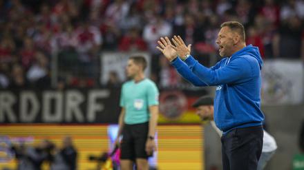 Pal Dardai wird Herthas Profis auch in der kommenden Saison trainieren.