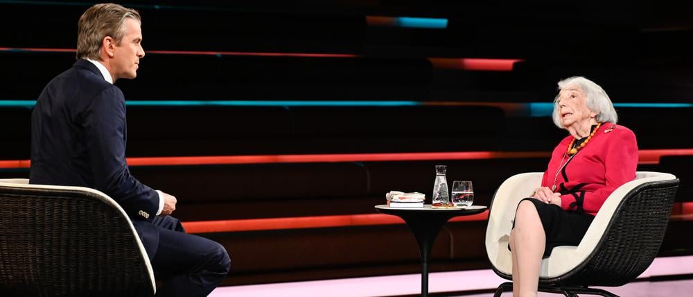 Wenn es darauf ankommt, wird aus der Gästerunde ein Sologast, so bei der Holocaust-Überlebenden Margot Friedländer.