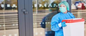 Lauf gegen die Zeit: Organe werden gekühlt und möglichst schnell transportiert.