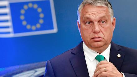 Ungarns Ministerpräsident Viktor Orban trifft zum EU-Gipfel im Gebäude des Europäischen Rates ein. Das Europaparlament hat infrage gestellt, ob Ungarn für den Vorsitz der EU-Ratspräsidentschaft im kommenden Jahr geeignet ist. 