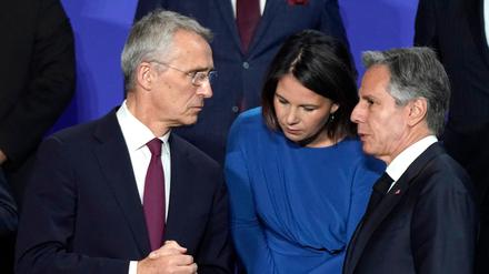 Generalsekretär Jens Stoltenberg, Bundesaußenministerin Annalena Baerbock und US-Außenminister Antony Blinken.