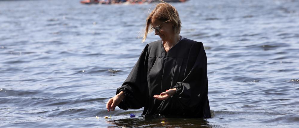 Der Evangelische Kirchenkreis Potsdam initiiert ein Tauffestwochenende am 24. und 25. Juni an vier verschiedenen Orten in Potsdam, so Taufen am Strandbad Babelsberg  mit Pfarrerin Corinna Hentschel.