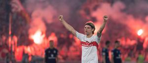 Das Tor zum 3:0: Serhou Guirassy vom VfB Stuttgart jubelt über seinen Treffer gegen den Hamburger SV. 