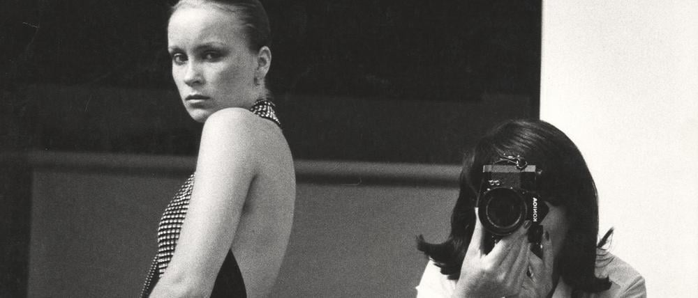 Alice Springs, Selbstporträt mit Sirpa Lane, Paris 1970s