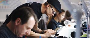 Werkstatt des Online-Optikers Mister Spex im Logistikzentrum in Spandau.