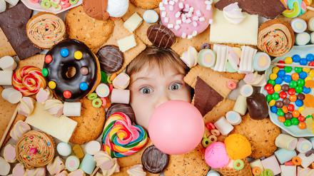 In einigen Familien dürfen Kinder so viel Süßes essen, wie sie wollen. In anderen wäre das undenkbar.