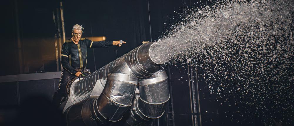 Rammstein-Frontmann Till Lindemann bei einem Konzert in Helsinki am 28. Mai.