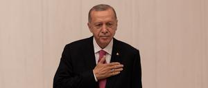 Recep Tayyip Erdoğan ist für eine dritte Amtszeit vereidigt worden.
