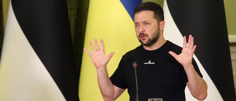 Der ukrainische Präsident Wolodymyr Selenskyj (links) und der Bürgermeister der Hauptstadt Kiew, Vitali Klitschko, sind politische Rivalen.